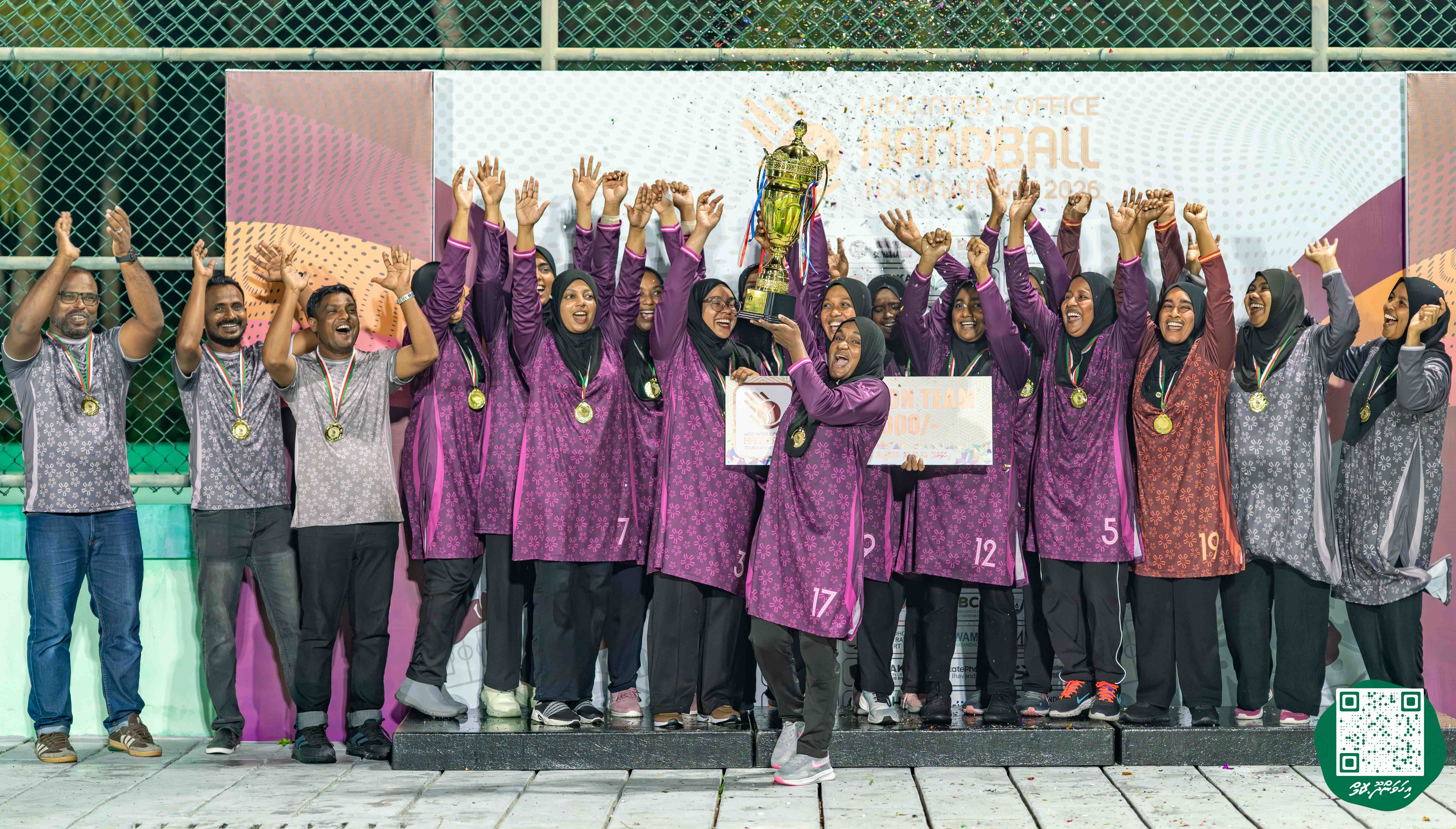 ފުރަތަމަ އިންޓަރ އޮފީސް ހޭންޑް ބޯޅަ މުބާރާތުގެ ޗެމްޕިއަންކަން އިހަވަންދޫ ސްކޫލް ހޯދައިފި