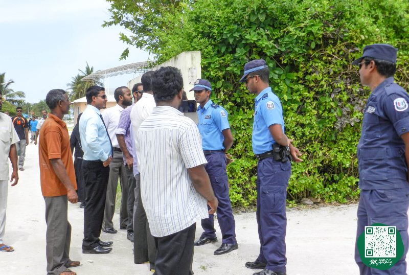 ފޮޓޯ: އިންޖީނުގޭ ވަޒީފާއިން ވަކިކުރި މުވައްޒަފުންނަށް، ޓްރައިބިއުނަލުން ވަޒީފާދޭން އެންގުމުން އެމީހުން އިންޖީނުގެއަށް ދިޔުން