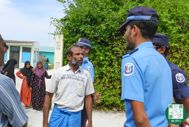 ފޮޓޯ: އިންޖީނުގޭ ވަޒީފާއިން ވަކިކުރި މުވައްޒަފުންނަށް، ޓްރައިބިއުނަލުން ވަޒީފާދޭން އެންގުމުން އެމީހުން އިންޖީނުގެއަށް ދިޔުން