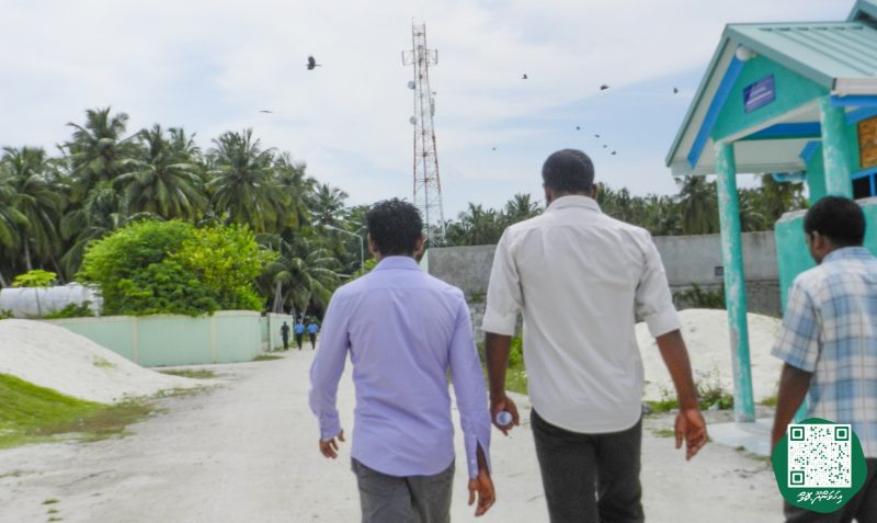 ފޮޓޯ: އިންޖީނުގޭ ވަޒީފާއިން ވަކިކުރި މުވައްޒަފުންނަށް، ޓްރައިބިއުނަލުން ވަޒީފާދޭން އެންގުމުން އެމީހުން އިންޖީނުގެއަށް ދިޔުން