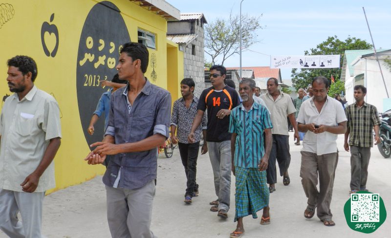 ފޮޓޯ: އިންޖީނުގޭ ވަޒީފާއިން ވަކިކުރި މުވައްޒަފުންނަށް، ޓްރައިބިއުނަލުން ވަޒީފާދޭން އެންގުމުން އެމީހުން އިންޖީނުގެއަށް ދިޔުން