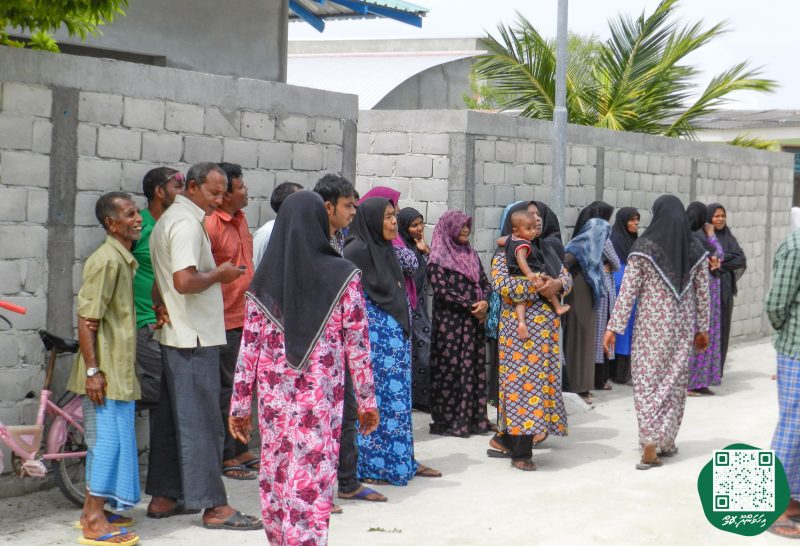 ފޮޓޯ: އިންޖީނުގޭ ވަޒީފާއިން ވަކިކުރި މުވައްޒަފުންނަށް، ޓްރައިބިއުނަލުން ވަޒީފާދޭން އެންގުމުން އެމީހުން އިންޖީނުގެއަށް ދިޔުން