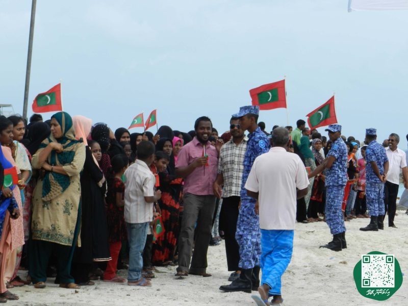 ފޮޓޯ: ރައީސް ވަހީދު އިހަވަންދޫއަށް ވަޑައިގަތުމުން މަރުހަބާ ދެންނެވުން