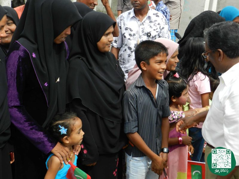 ފޮޓޯ: ރައީސް ވަހީދު އިހަވަންދޫއަށް ވަޑައިގަތުމުން މަރުހަބާ ދެންނެވުން