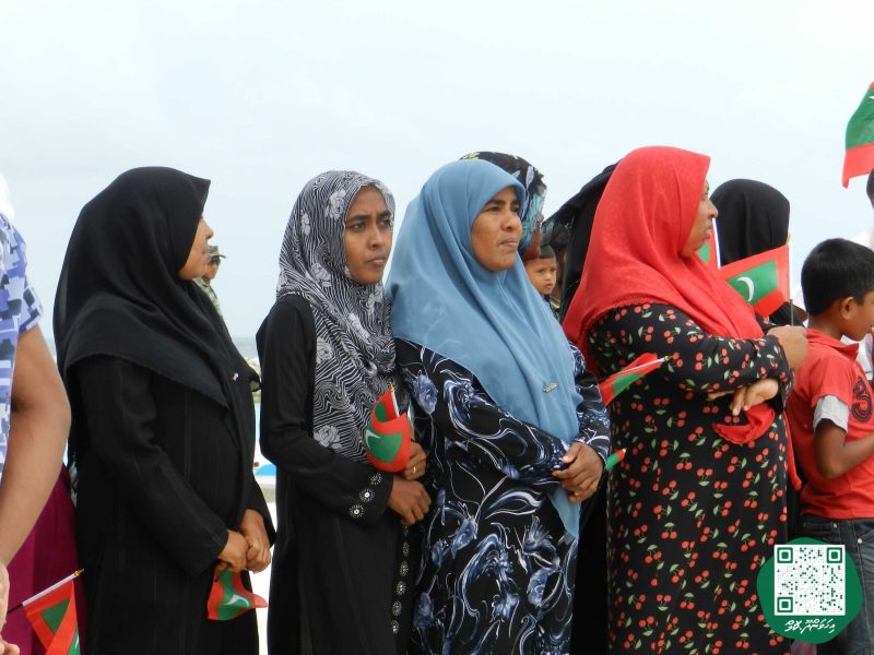ފޮޓޯ: ރައީސް ވަހީދު އިހަވަންދޫއަށް ވަޑައިގަތުމުން މަރުހަބާ ދެންނެވުން