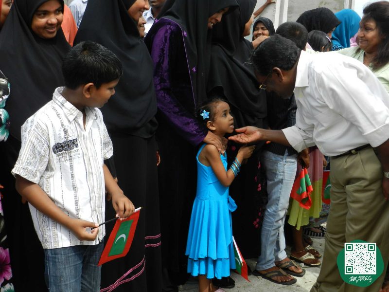 ފޮޓޯ: ރައީސް ވަހީދު އިހަވަންދޫއަށް ވަޑައިގަތުމުން މަރުހަބާ ދެންނެވުން