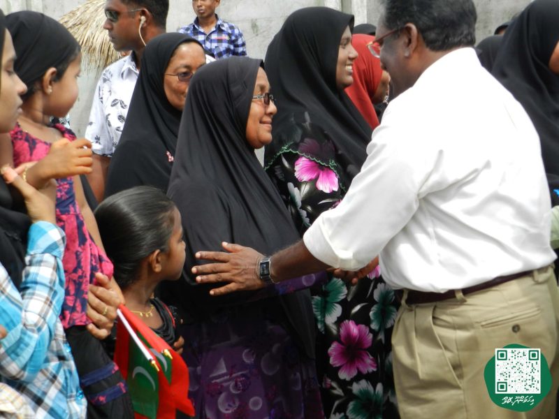 ފޮޓޯ: ރައީސް ވަހީދު އިހަވަންދޫއަށް ވަޑައިގަތުމުން މަރުހަބާ ދެންނެވުން