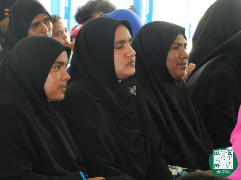 ފޮޓޯ: ރައީސް ވަހީދު އިހަވަންދޫ ރައްޔިތުންނާއި ބައްދަލުކުރެއްވުން