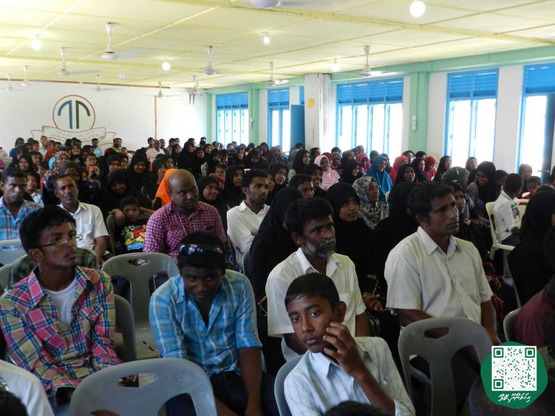 ފޮޓޯ: ރައީސް ވަހީދު އިހަވަންދޫ ރައްޔިތުންނާއި ބައްދަލުކުރެއްވުން