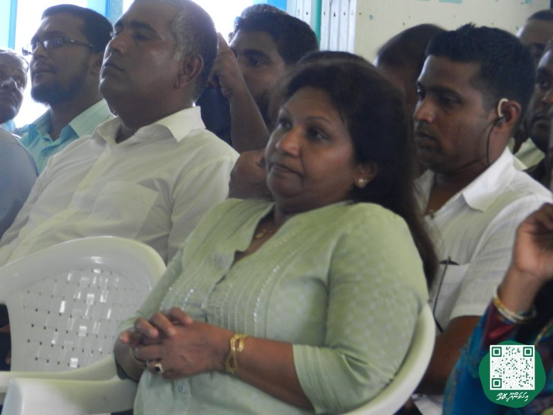 ފޮޓޯ: ރައީސް ވަހީދު އިހަވަންދޫ ރައްޔިތުންނާއި ބައްދަލުކުރެއްވުން