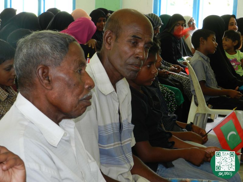 ފޮޓޯ: ރައީސް ވަހީދު އިހަވަންދޫ ރައްޔިތުންނާއި ބައްދަލުކުރެއްވުން