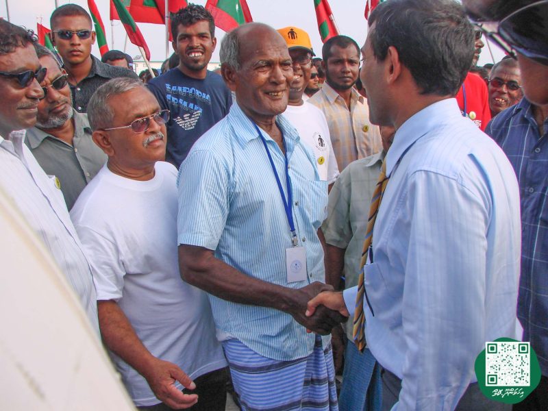 ފޮޓޯ: މަސްވެރިންގެ ދުވަހުގެ ހަރަކާތްތަކަށް ރައީސް ނަޝީދު އިހަވަންދޫއަށް ވަޑައިގަތުން