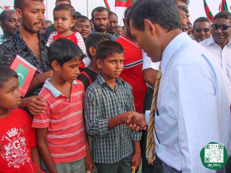 ފޮޓޯ: މަސްވެރިންގެ ދުވަހުގެ ހަރަކާތްތަކަށް ރައީސް ނަޝީދު އިހަވަންދޫއަށް ވަޑައިގަތުން