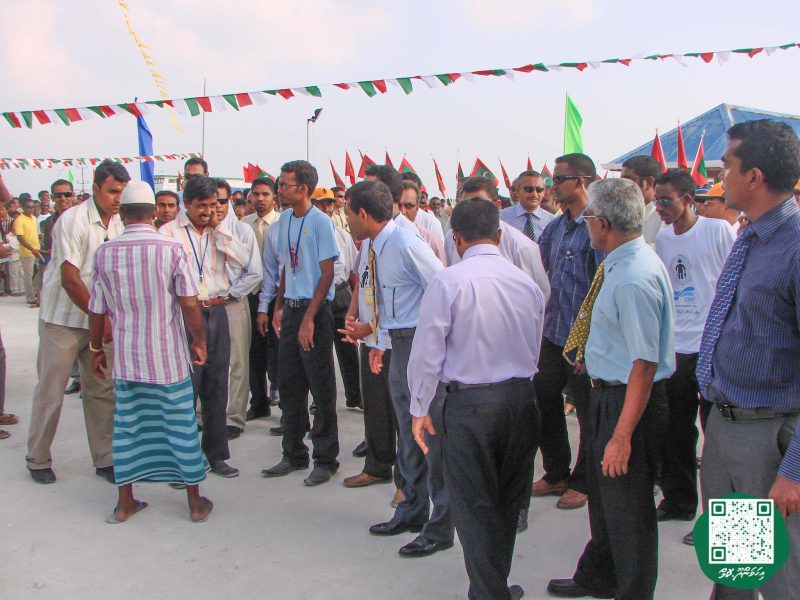 ފޮޓޯ: މަސްވެރިންގެ ދުވަހުގެ ހަރަކާތްތަކަށް ރައީސް ނަޝީދު އިހަވަންދޫއަށް ވަޑައިގަތުން