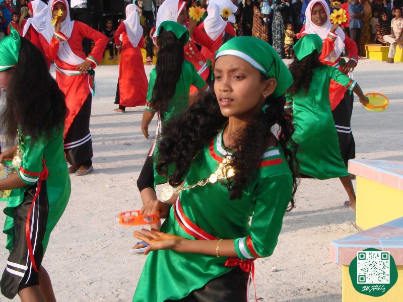 ފޮޓޯ: މަސްވެރިންގެ ދުވަހުގެ ހަރަކާތްތަކަށް ރައީސް ނަޝީދު އިހަވަންދޫއަށް ވަޑައިގަތުން