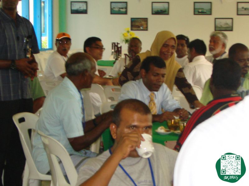ފޮޓޯ: މަސްވެރިންގެ ދުވަހުގެ ހަރަކާތްތަކަށް ރައީސް ނަޝީދު އިހަވަންދޫއަށް ވަޑައިގަތުން
