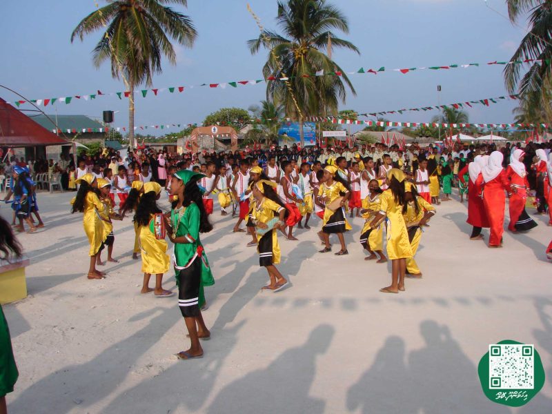 ފޮޓޯ: މަސްވެރިންގެ ދުވަހުގެ ހަރަކާތްތަކަށް ރައީސް ނަޝީދު އިހަވަންދޫއަށް ވަޑައިގަތުން