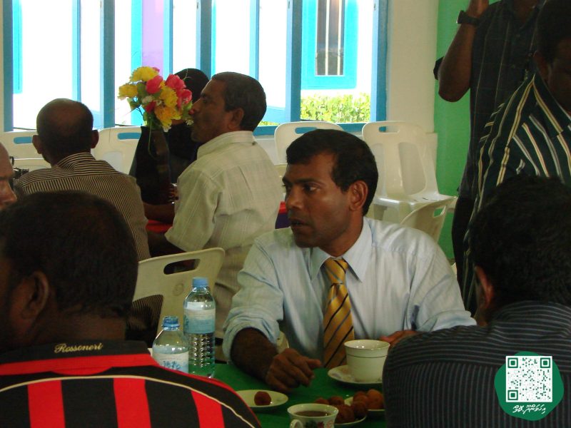 ފޮޓޯ: މަސްވެރިންގެ ދުވަހުގެ ހަރަކާތްތަކަށް ރައީސް ނަޝީދު އިހަވަންދޫއަށް ވަޑައިގަތުން