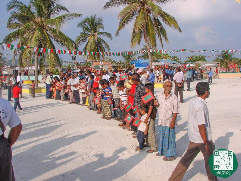 ފޮޓޯ: މަސްވެރިންގެ ދުވަހުގެ ހަރަކާތްތަކަށް ރައީސް ނަޝީދު އިހަވަންދޫއަށް ވަޑައިގަތުން