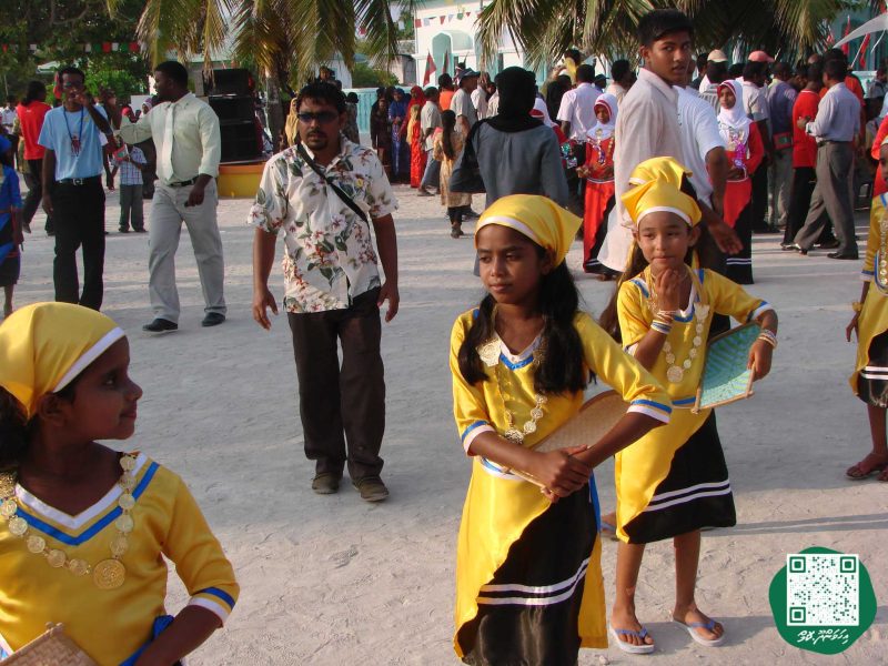 ފޮޓޯ: މަސްވެރިންގެ ދުވަހުގެ ހަރަކާތްތަކަށް ރައީސް ނަޝީދު އިހަވަންދޫއަށް ވަޑައިގަތުން