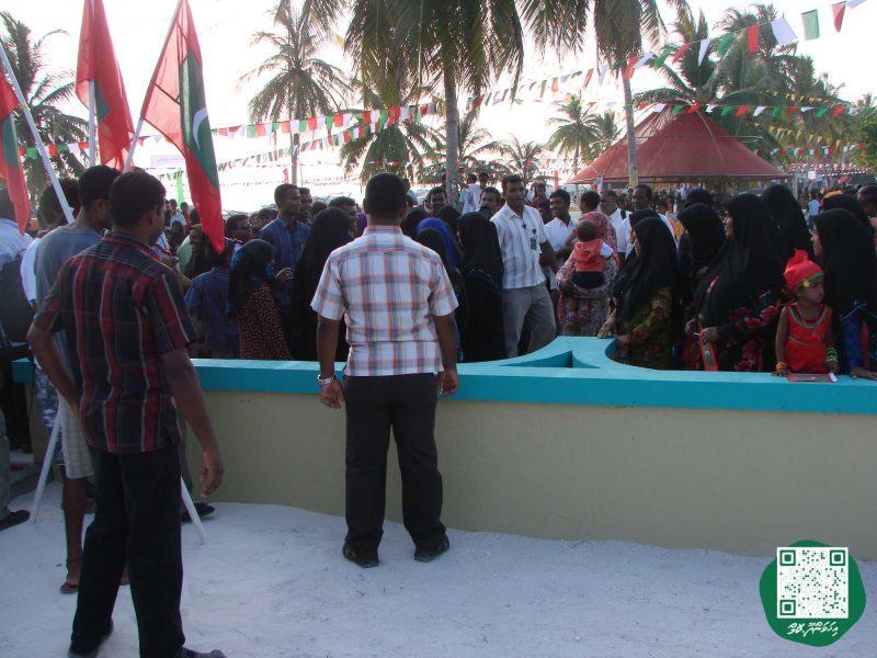 ފޮޓޯ: މަސްވެރިންގެ ދުވަހުގެ ހަރަކާތްތަކަށް ރައީސް ނަޝީދު އިހަވަންދޫއަށް ވަޑައިގަތުން