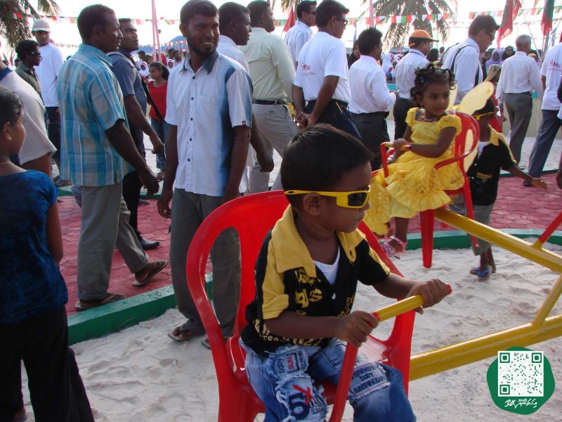 ފޮޓޯ: މަސްވެރިންގެ ދުވަހުގެ ހަރަކާތްތަކަށް ރައީސް ނަޝީދު އިހަވަންދޫއަށް ވަޑައިގަތުން