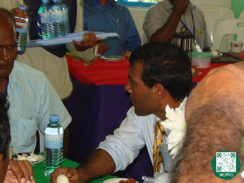ފޮޓޯ: މަސްވެރިންގެ ދުވަހުގެ ހަރަކާތްތަކަށް ރައީސް ނަޝީދު އިހަވަންދޫއަށް ވަޑައިގަތުން