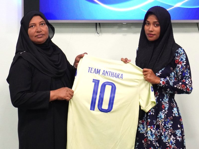 ފޮޓޯ: ކައުންސިލްކަޕް ވޮލީ މުބާރާތް 2022 - ޓީމް އަންތަރާގެ ޖާޒީ ހަވާލުކުރުން